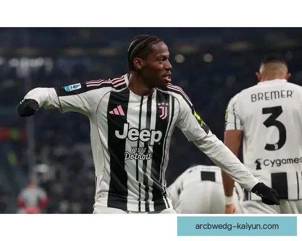 达尼洛在尤文图斯的表现持续稳健，成为球队防线的重要支柱