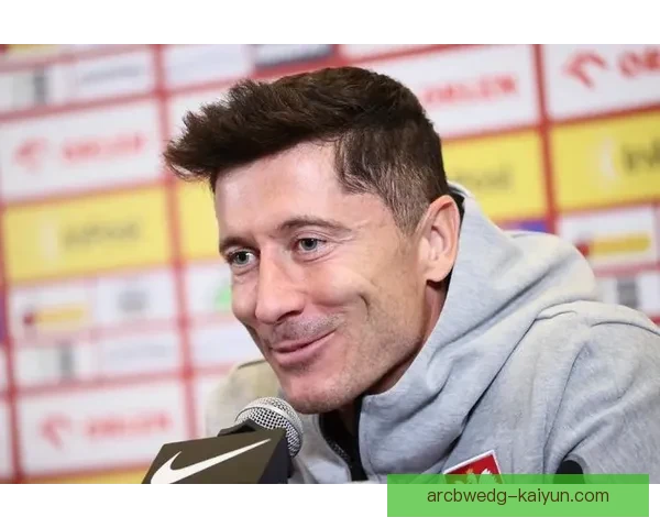 莱万多夫斯基国家队出场里程碑达成，表现稳健备受关注