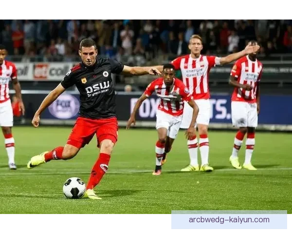 埃因霍温防守体系近期表现稳健，结构清晰竞争力增强增强